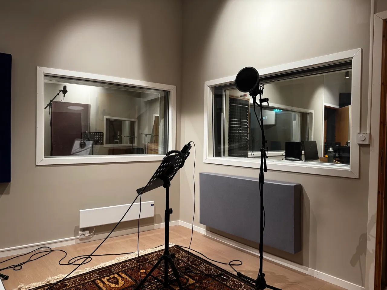 Sidestudio for mindre innspillinger og lydopptak hos Mobula Music